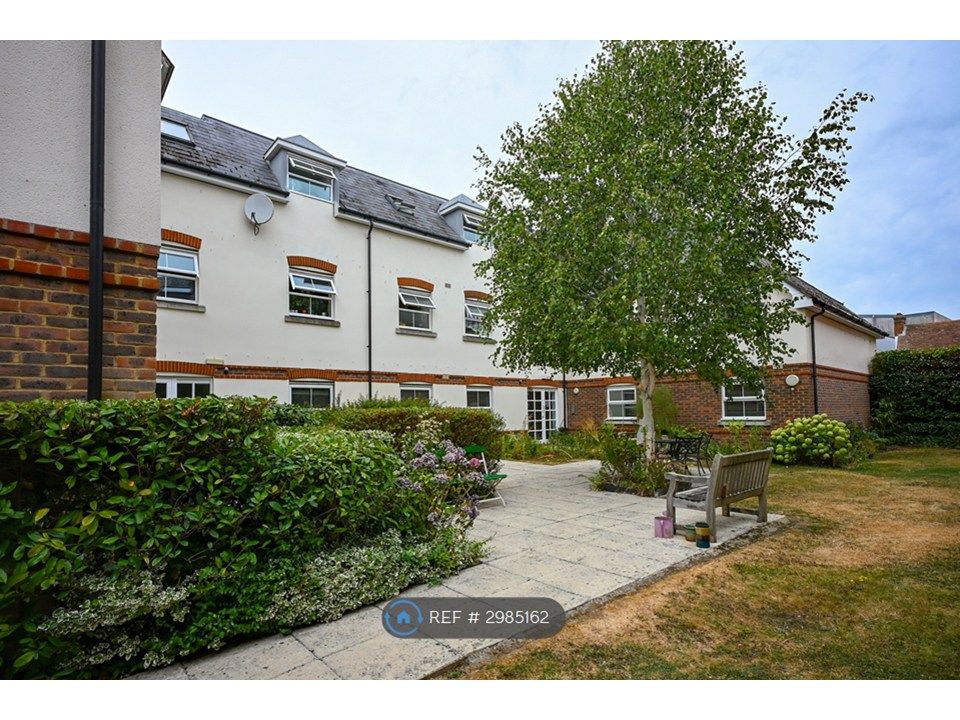 Property photo 3 of 18 Private Enclosed Courtyard