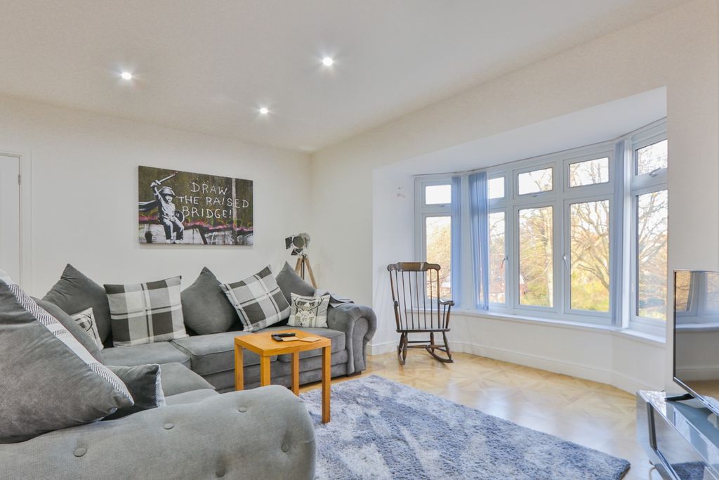 Property photo 1 of 14 1901970