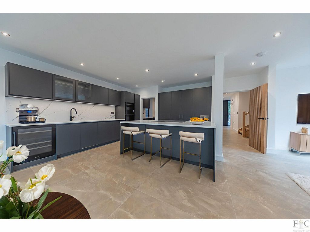 Additional image 7 of 7 bed detached house for saleCarisbrooke Road, Leicester LE2
