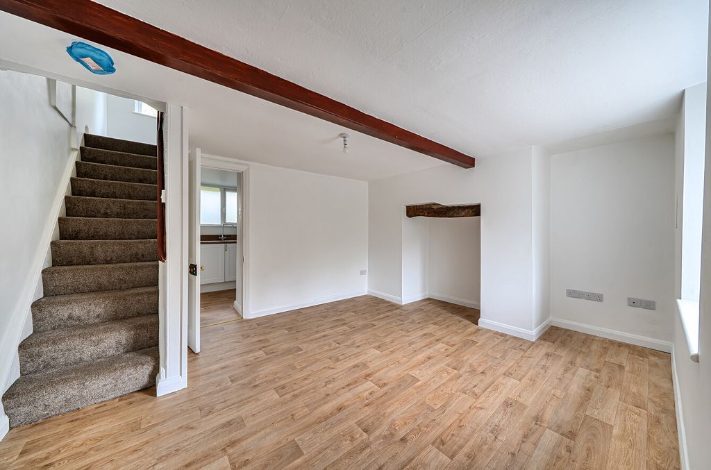 Property photo 3 of 9 1433478-10-69c6B4...