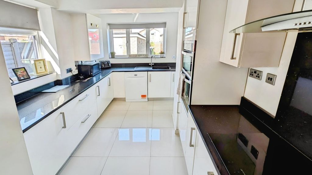 Property photo 3 of 24 145 Finch Kitchen B.Jpg