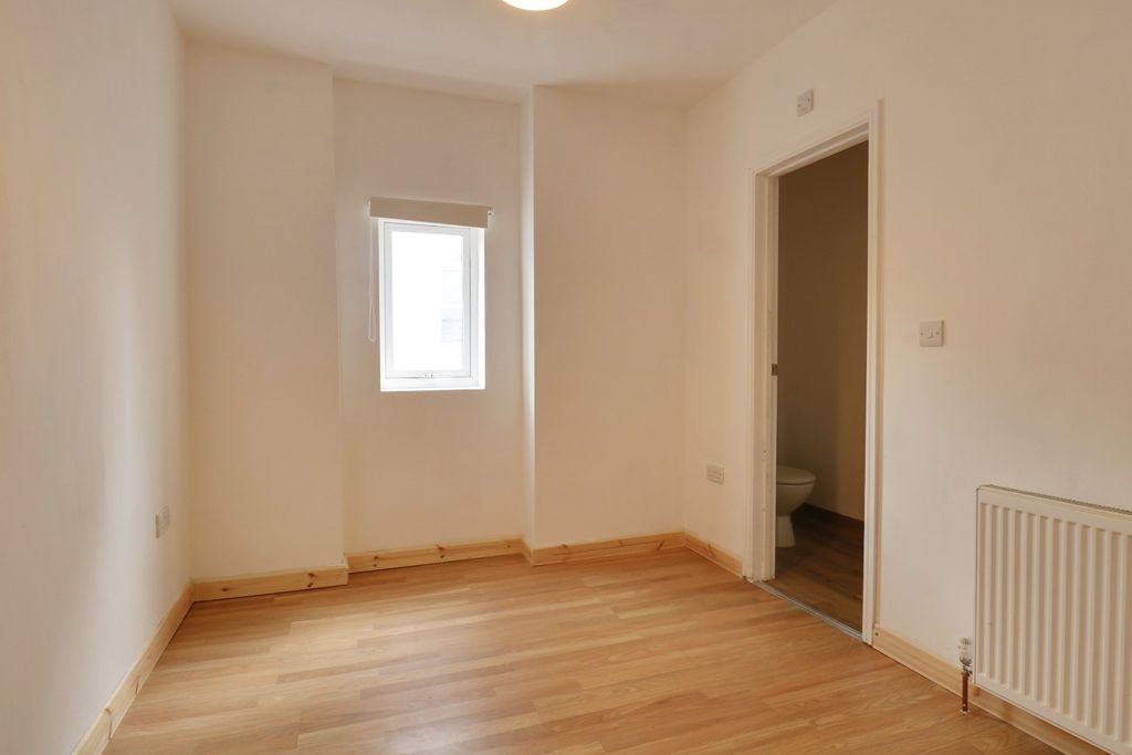 Property photo 2 of 14 4547463