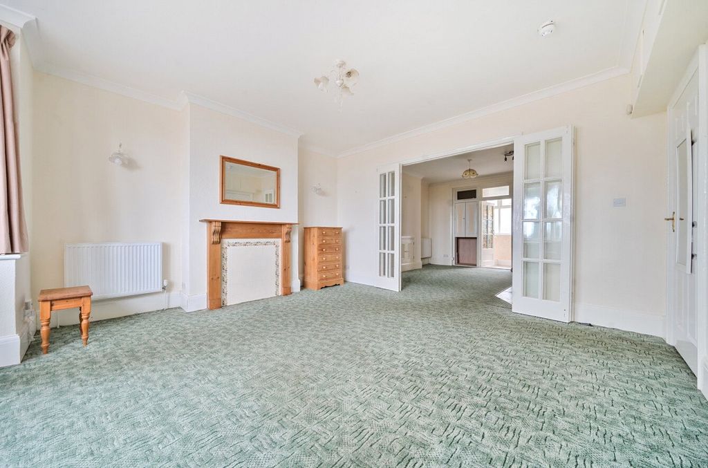 Property photo 3 of 17 Picture No. 02