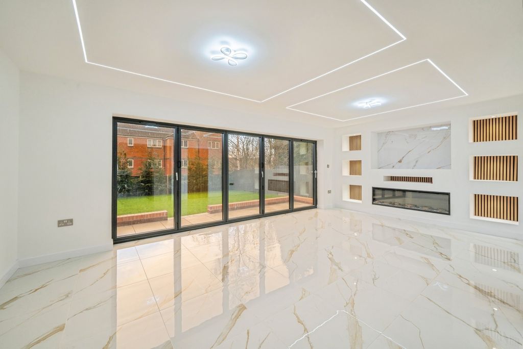 Property photo 2 of 23 Pbox-Img.Jpg