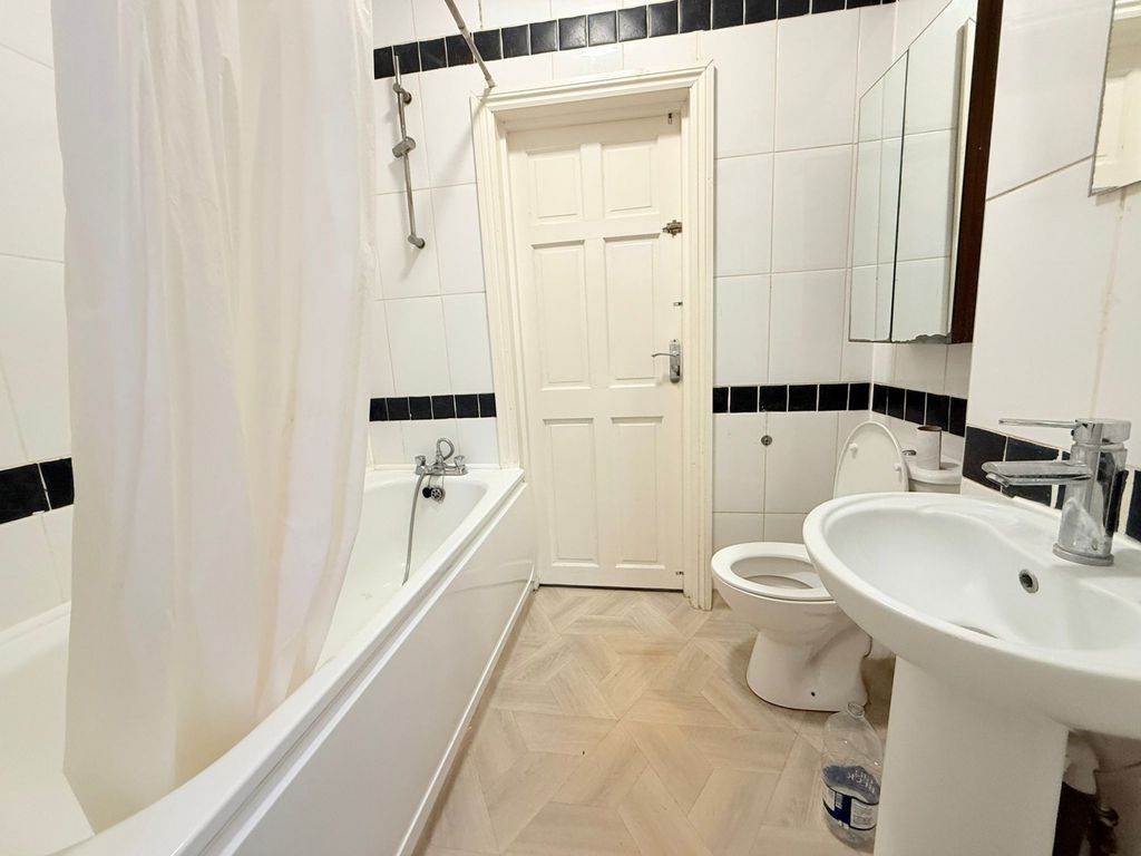 Property photo 3 of 5 Gallery