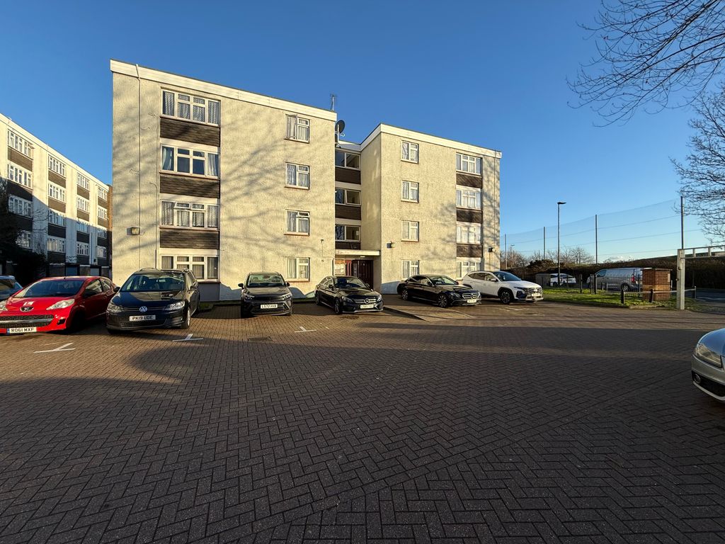 Property photo 1 of 6