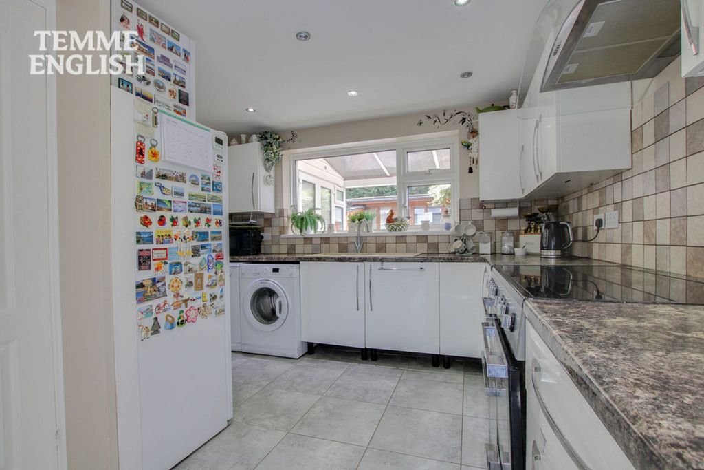 Property photo 2 of 34