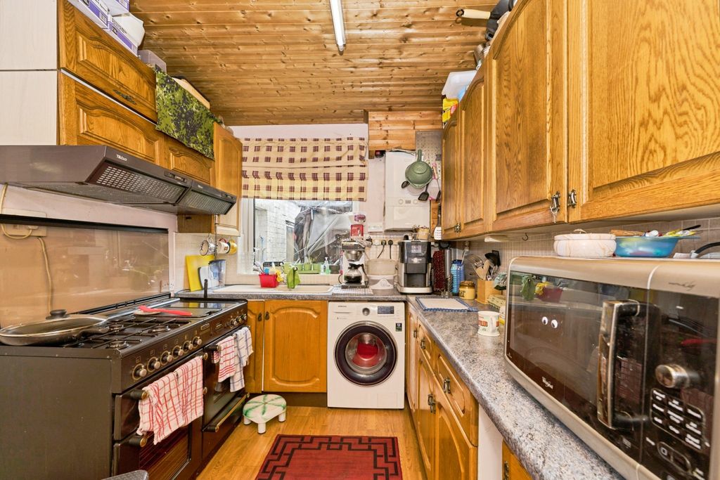 Property photo 3 of 19 2