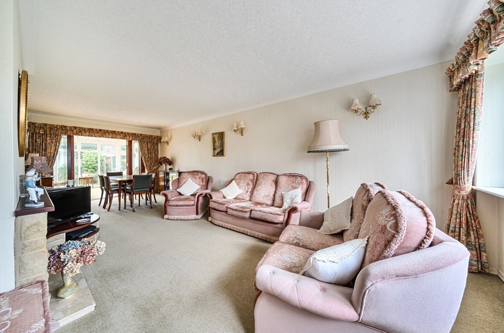 Property photo 3 of 23 1425982-6-69B2F0Fd1Cb42