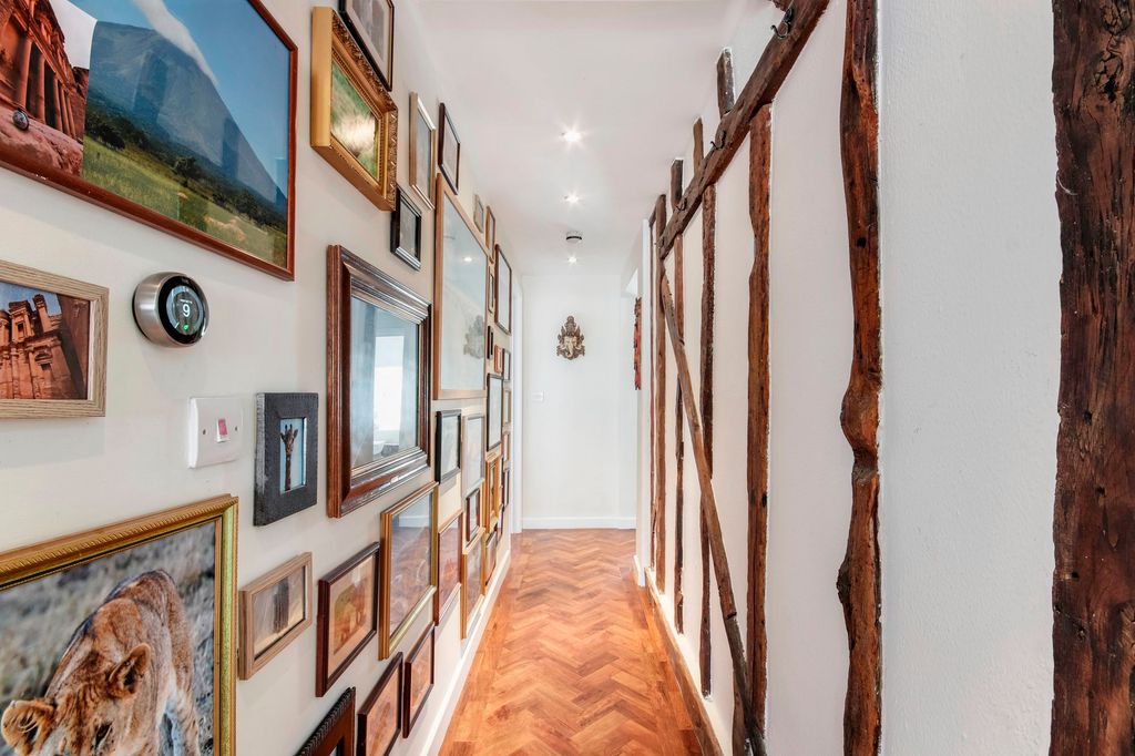 Additional image 7 of 2 bed flat for saleLingfield Road, Edenbridge TN8