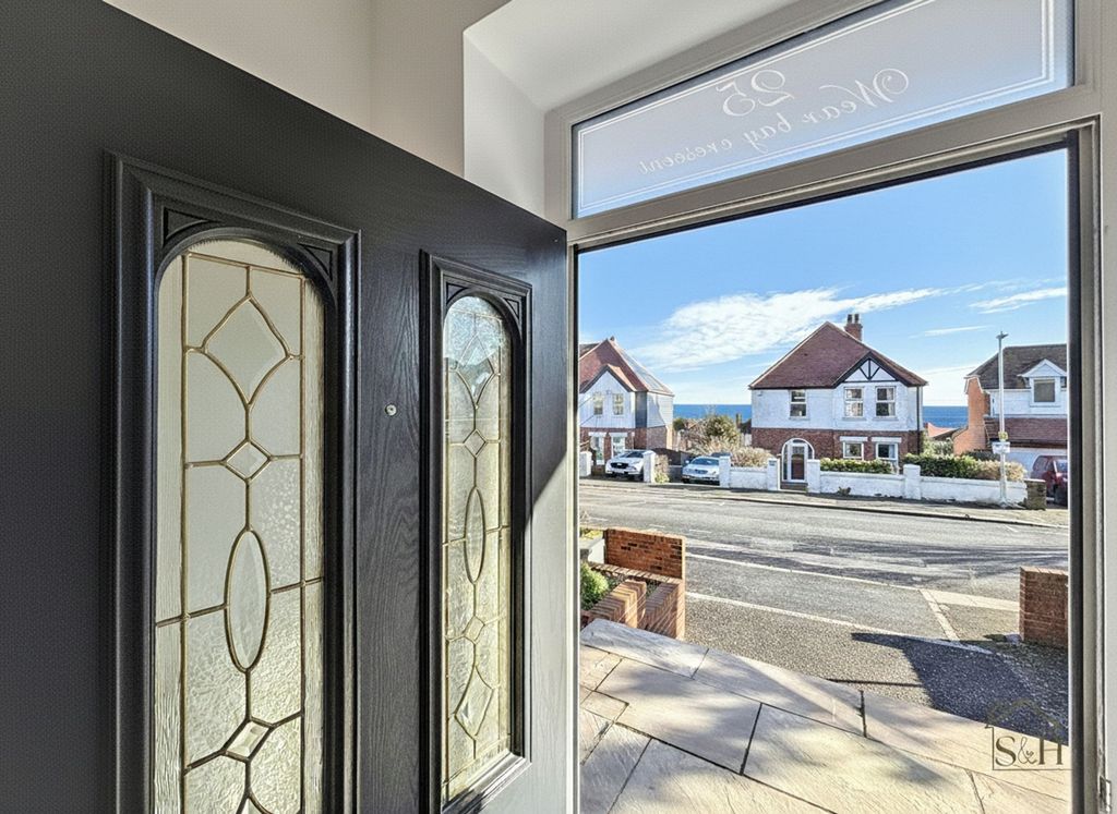 Property photo 2 of 33