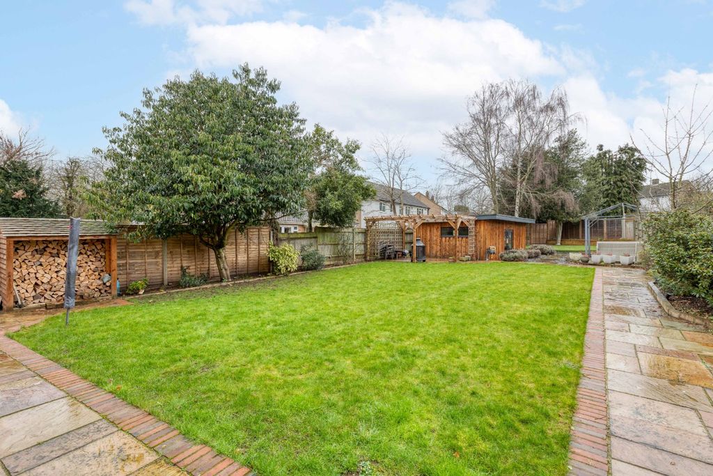 Property photo 2 of 31 Picture No. 23