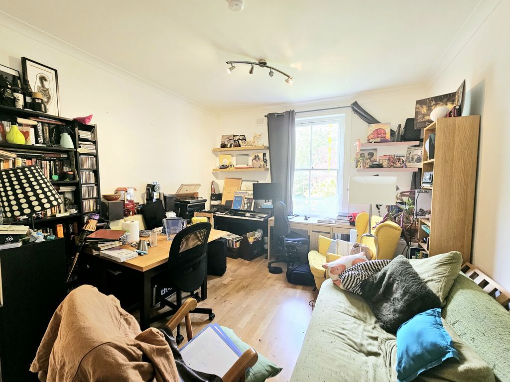 Property photo 2 of 6 Photo 3