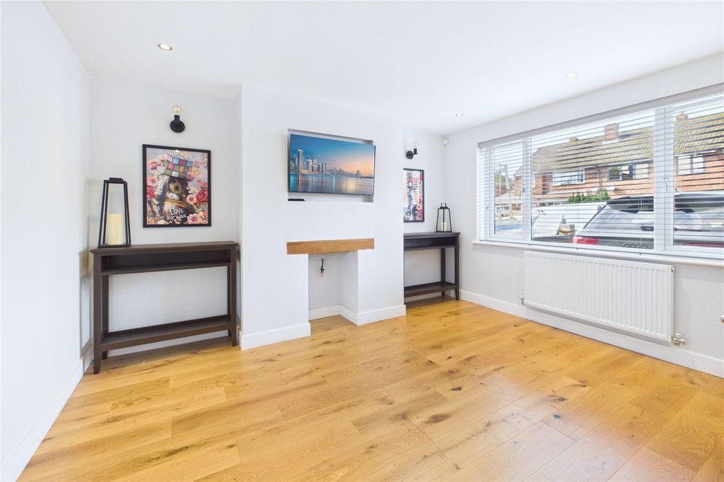 Property photo 2 of 30 Picture No. 12