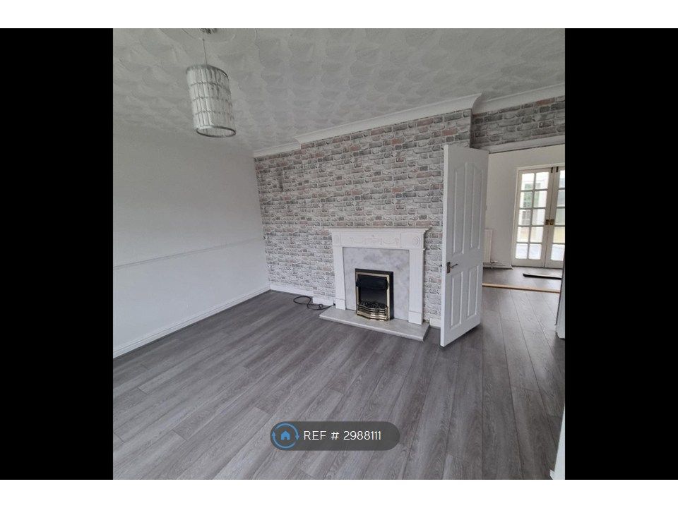 Property photo 1 of 13 Lounge