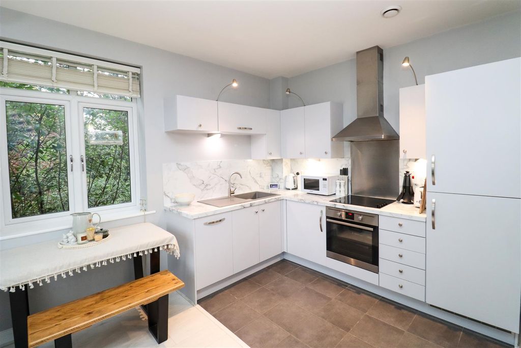 Property photo 3 of 15 Living/Dining/Kitchen