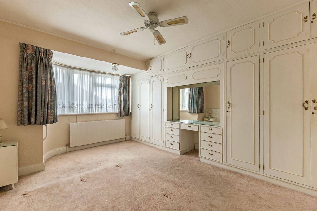 Property photo 2 of 24
