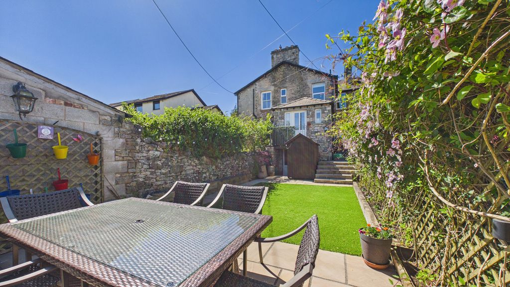 Property photo 2 of 34