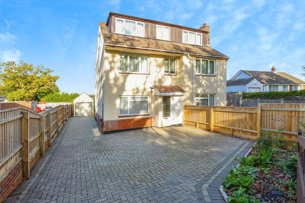 Property photo 1 of 17 Exterior