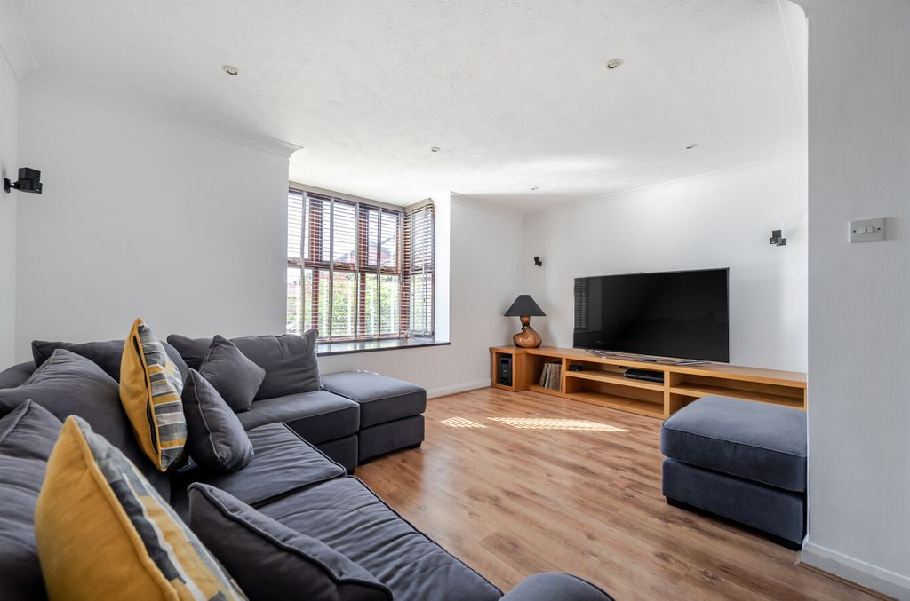 Property photo 2 of 15 1477485-8-6A3500F...