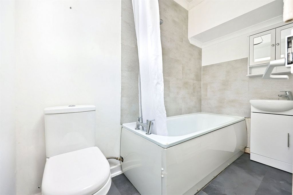 Property photo 3 of 13 Picture No. 17
