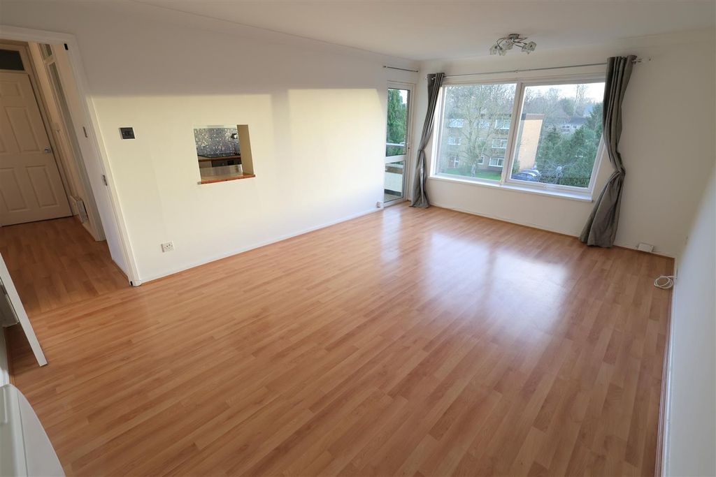 Property photo 2 of 19 BDW Lounge iii.Jpg