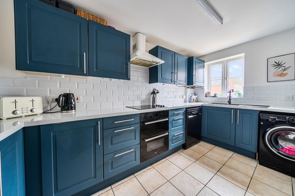 Property photo 3 of 20 1408771-16-698dc1F364Bda.Jpg