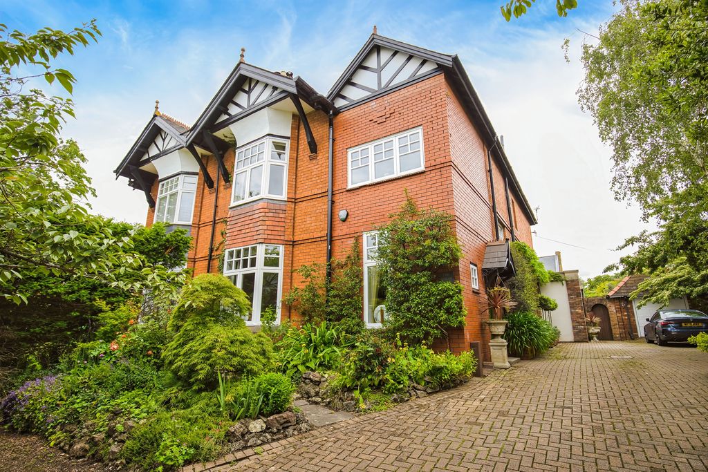 Property photo 1 of 33
