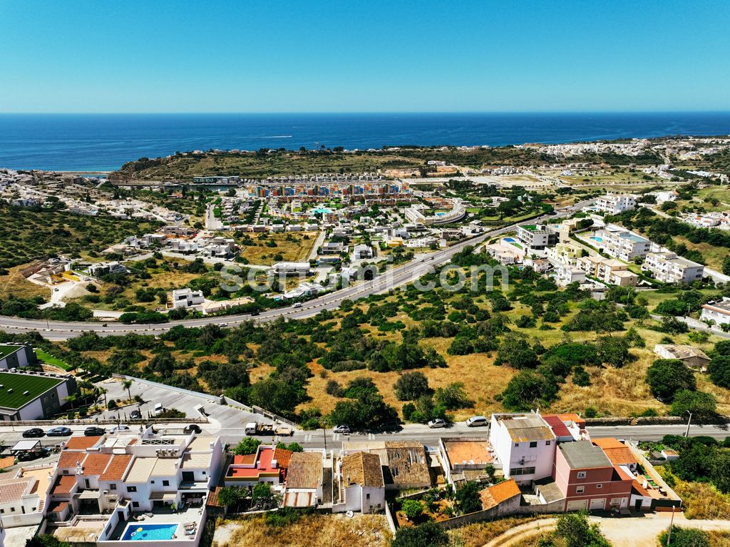 Property photo 2 of 39