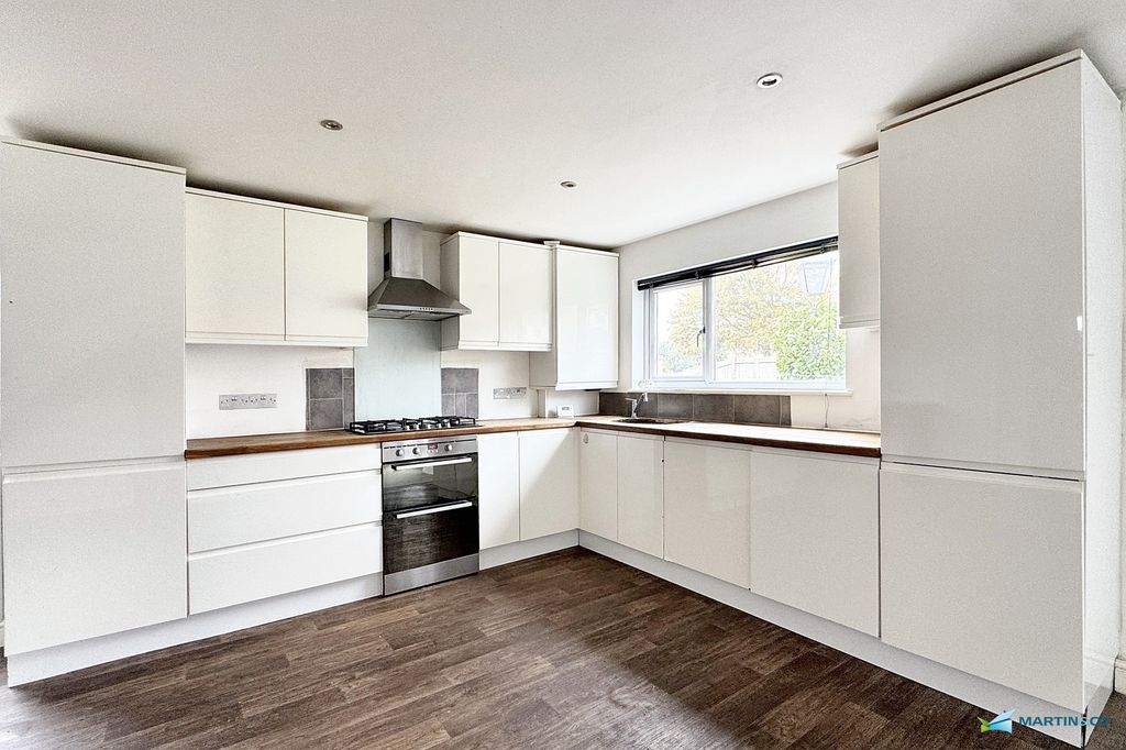 Property photo 2 of 16 Img_2686