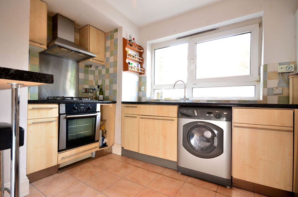 Property photo 2 of 7