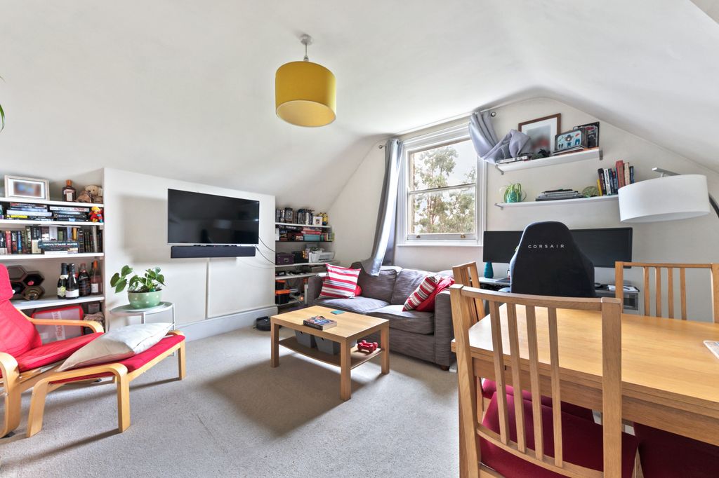 Property photo 2 of 10 Photo