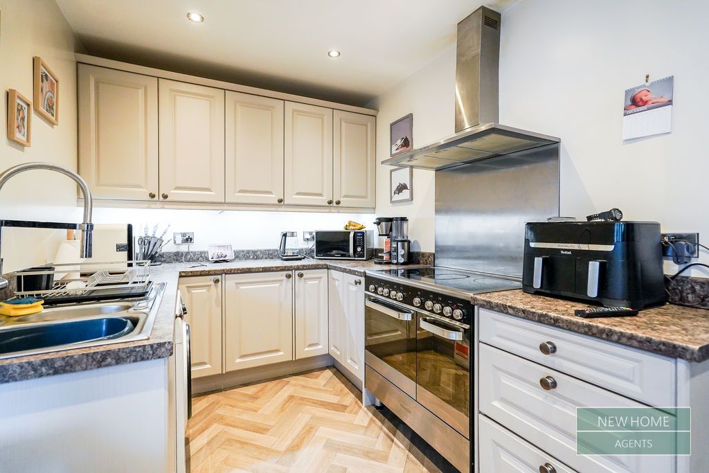 Property photo 2 of 16 Photo 3