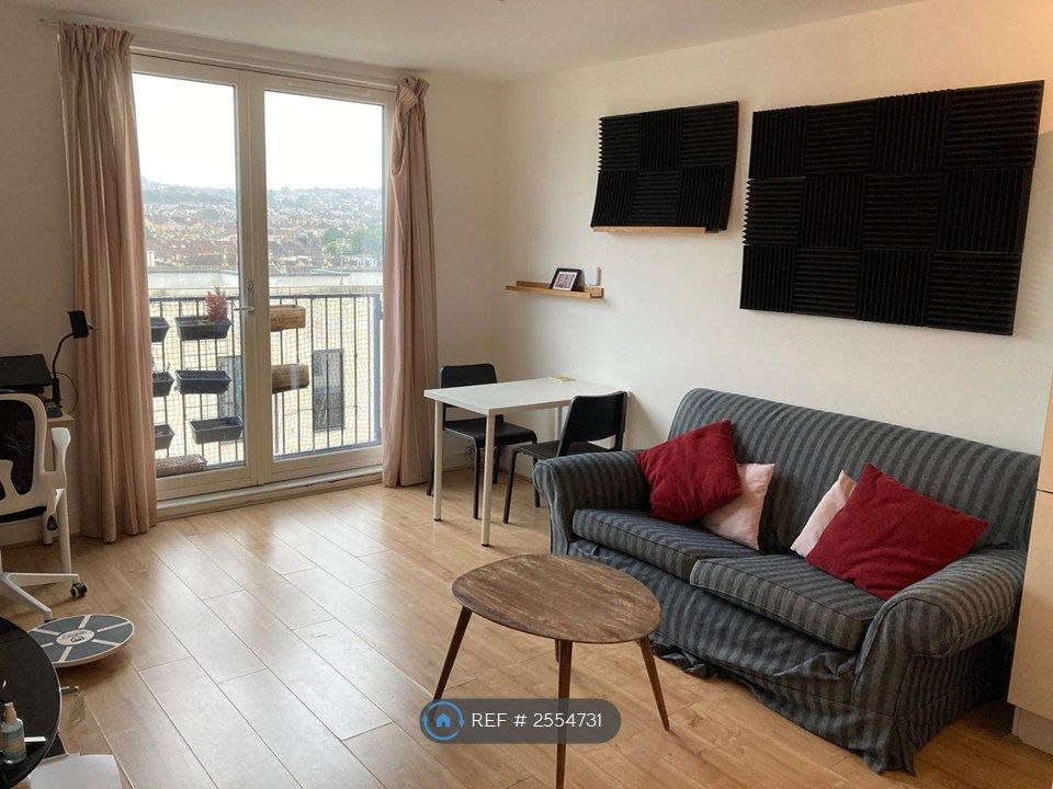 Property photo 2 of 6