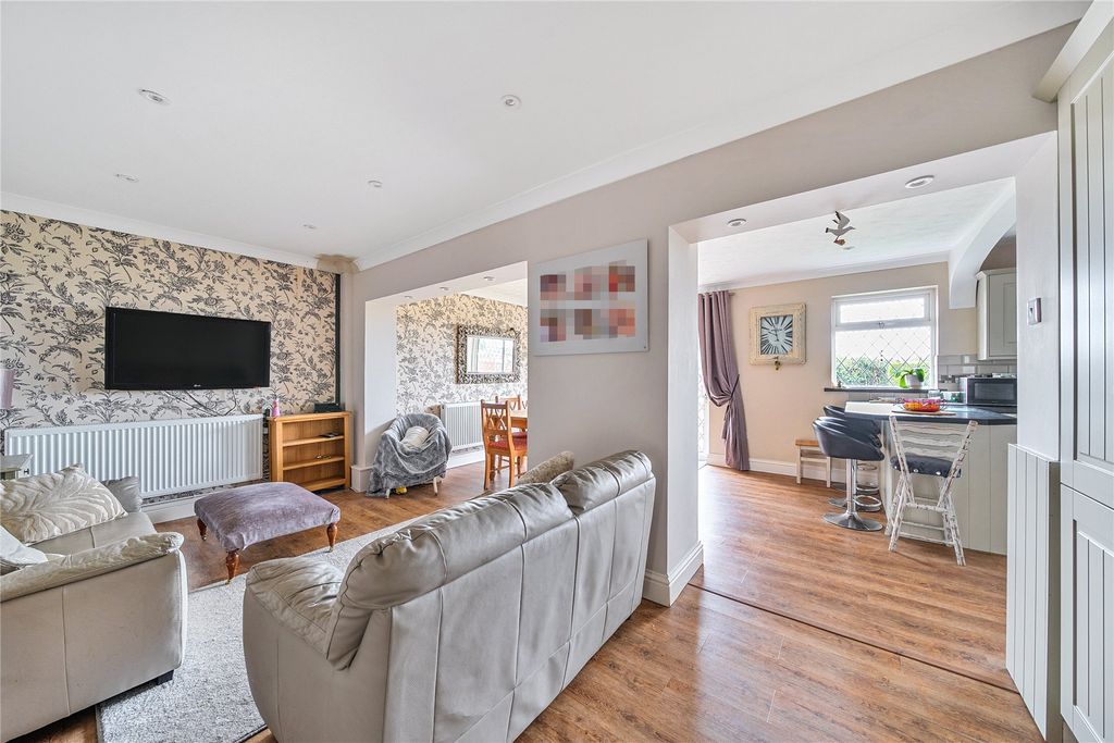 Property photo 3 of 30 Reception 2