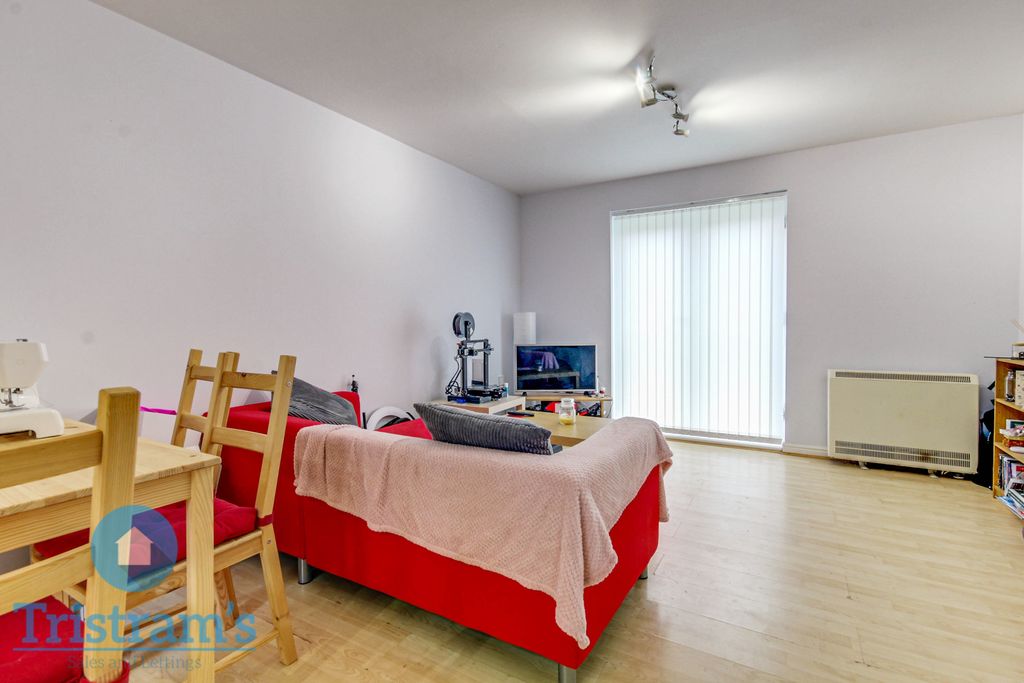 Property photo 2 of 6