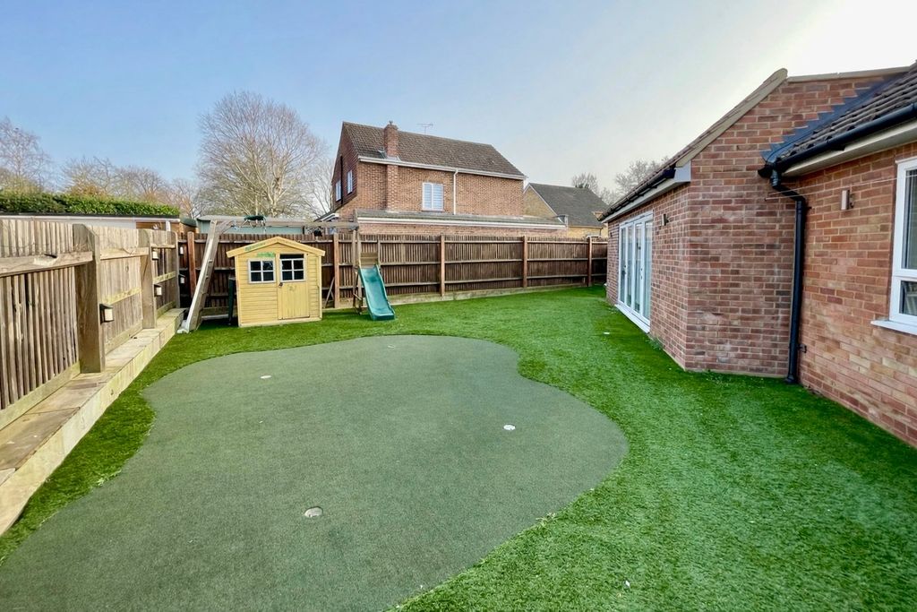 Additional image 25 of 5 bed detached house for saleWoodcot Gardens, Farnborough GU14