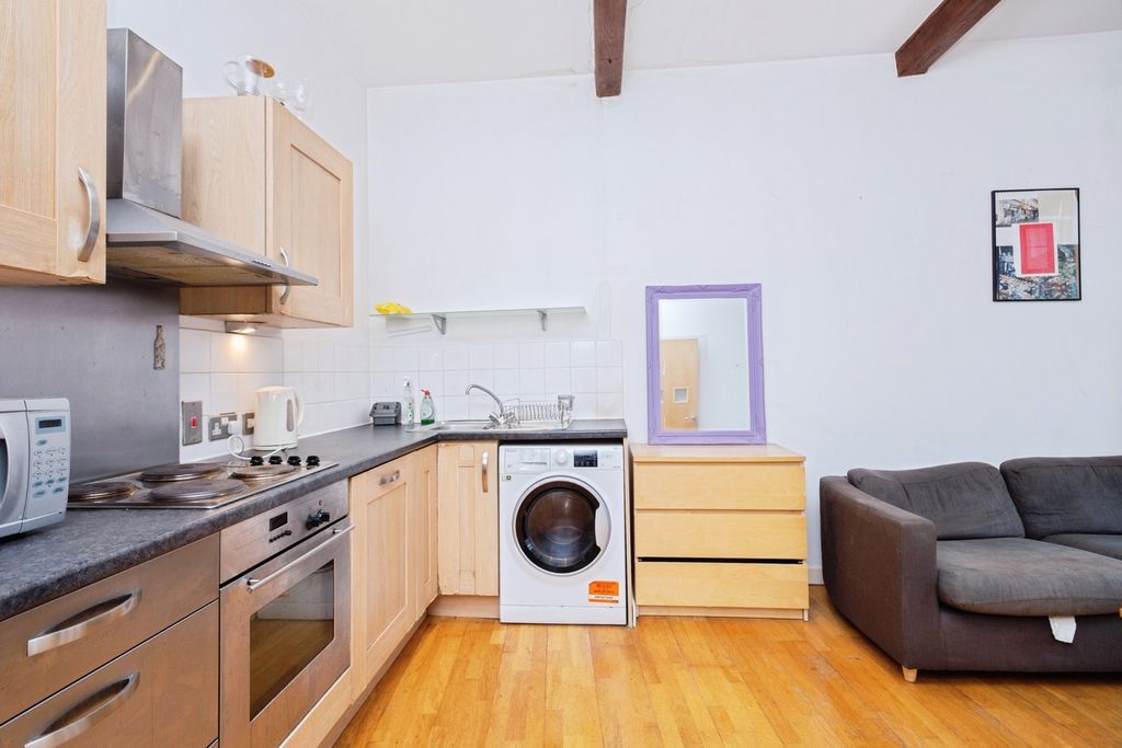 Property photo 3 of 18 Photo