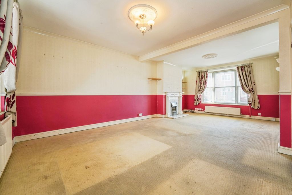 Property photo 3 of 12 Pbox-Img.Jpg