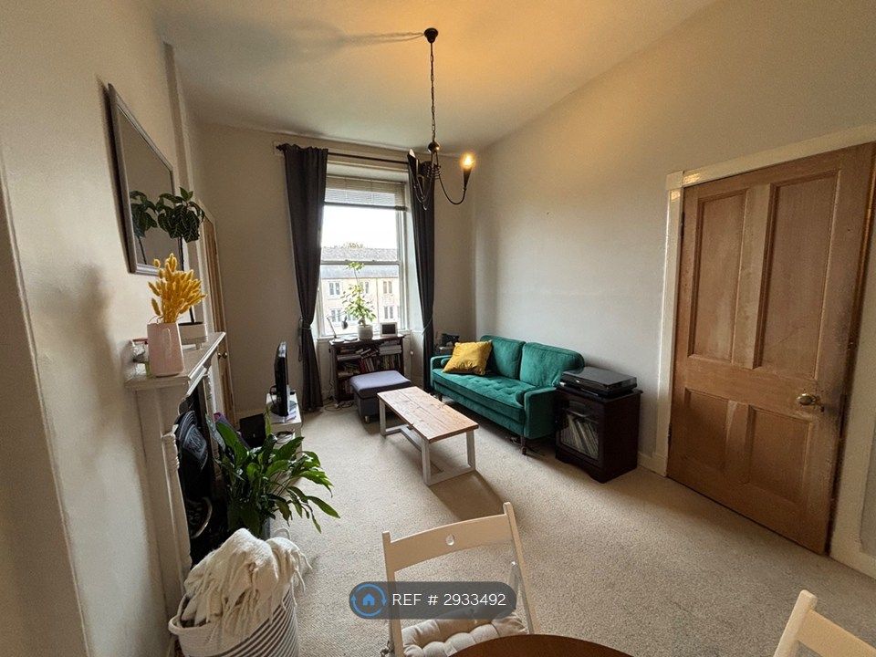 Property photo 1 of 7 Lounge