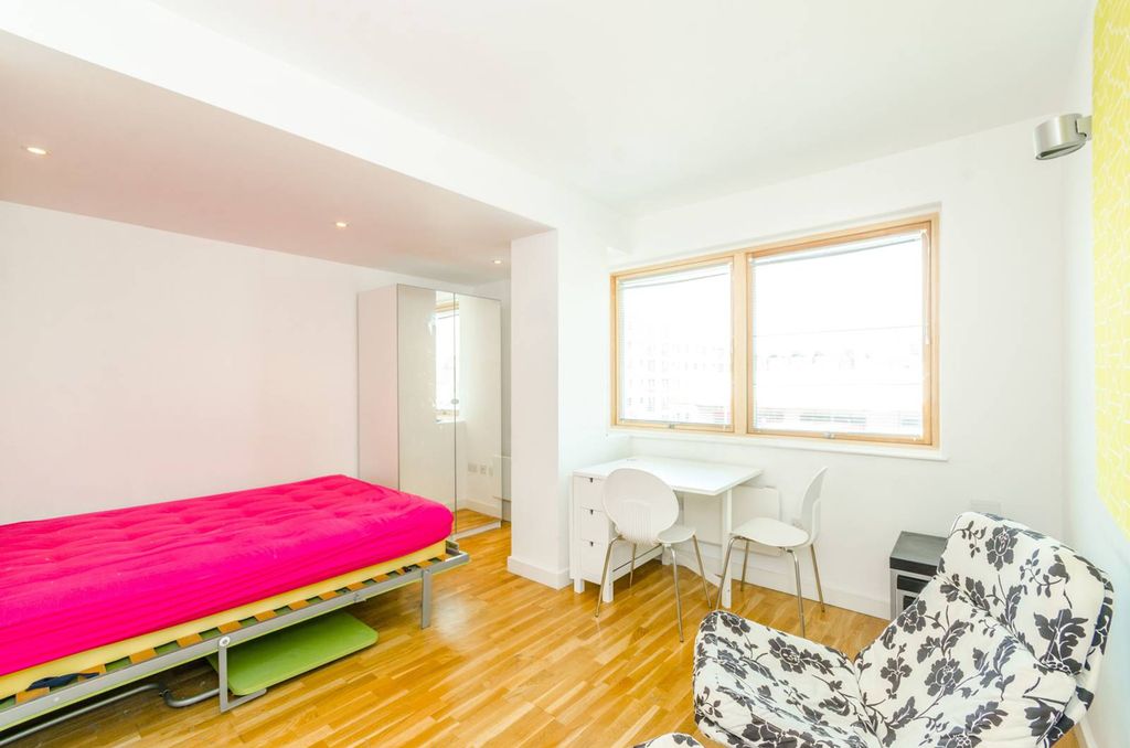 Property photo 1 of 5