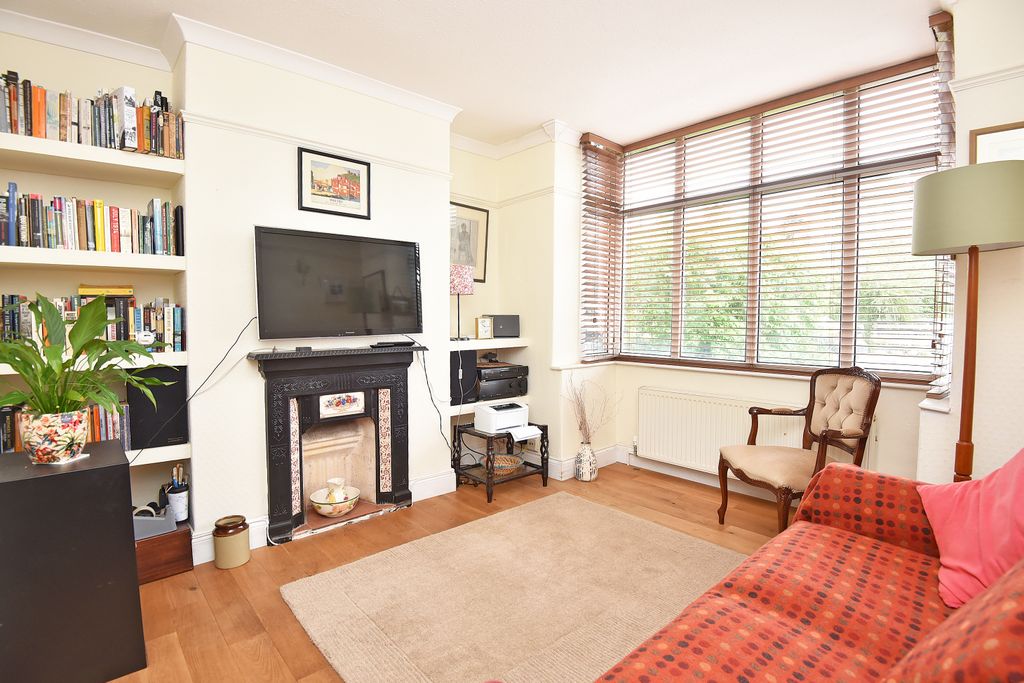 Property photo 3 of 11