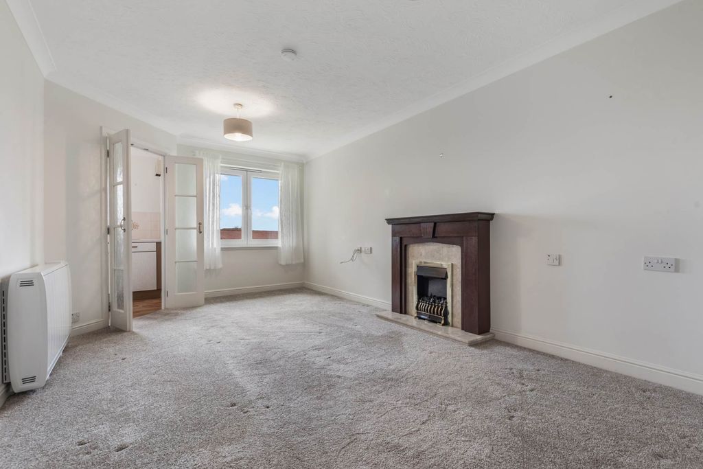 Property photo 2 of 12