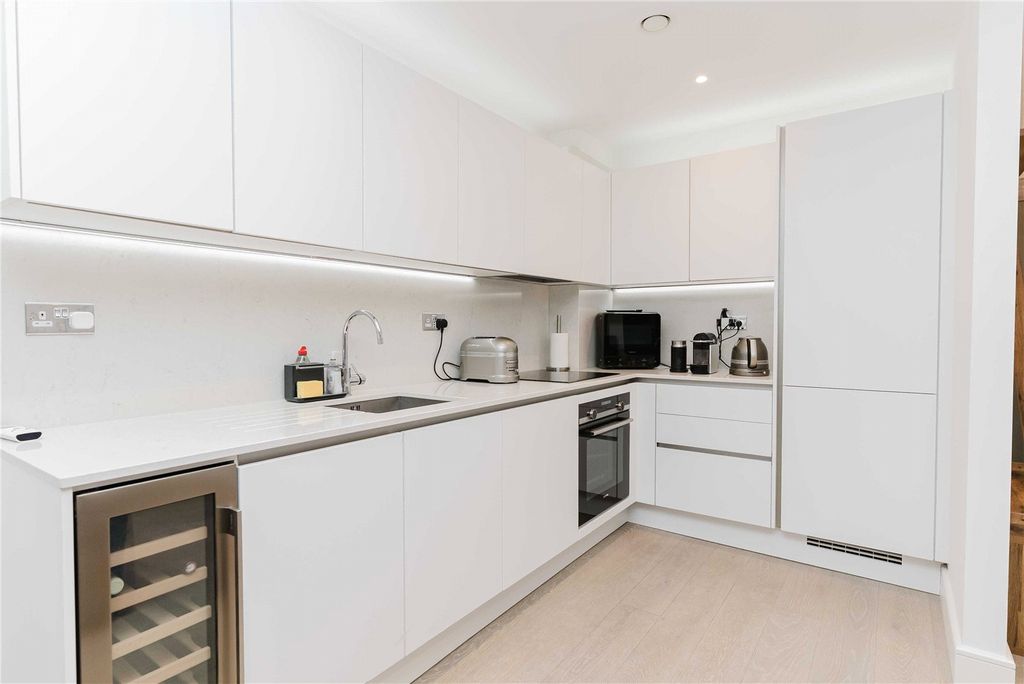 Property photo 3 of 12 Picture No. 21