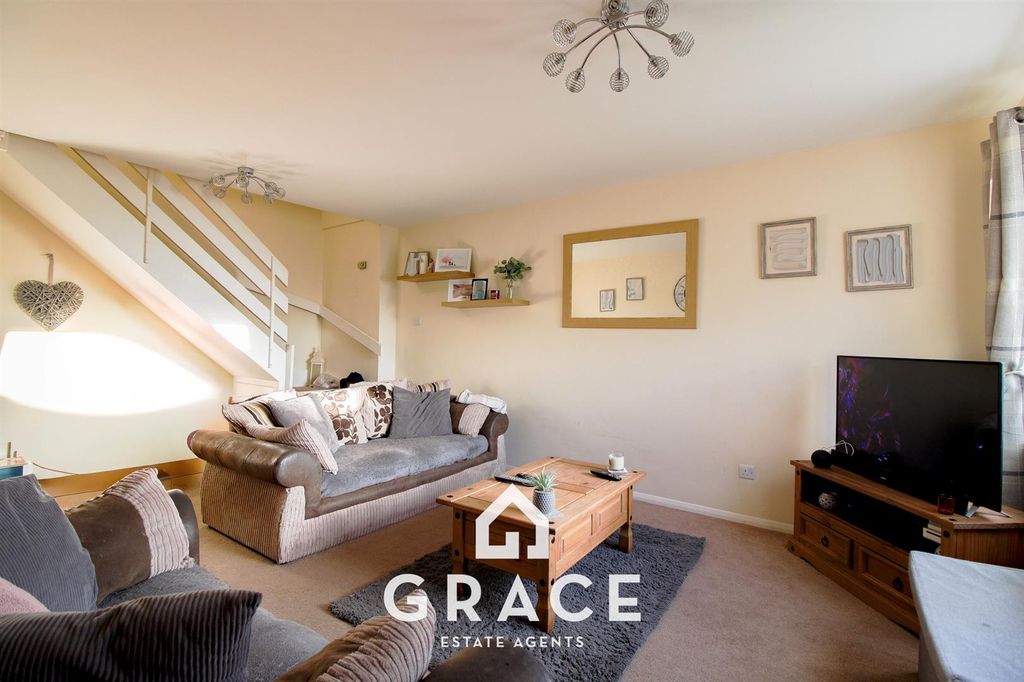 Property photo 2 of 12 Living Room