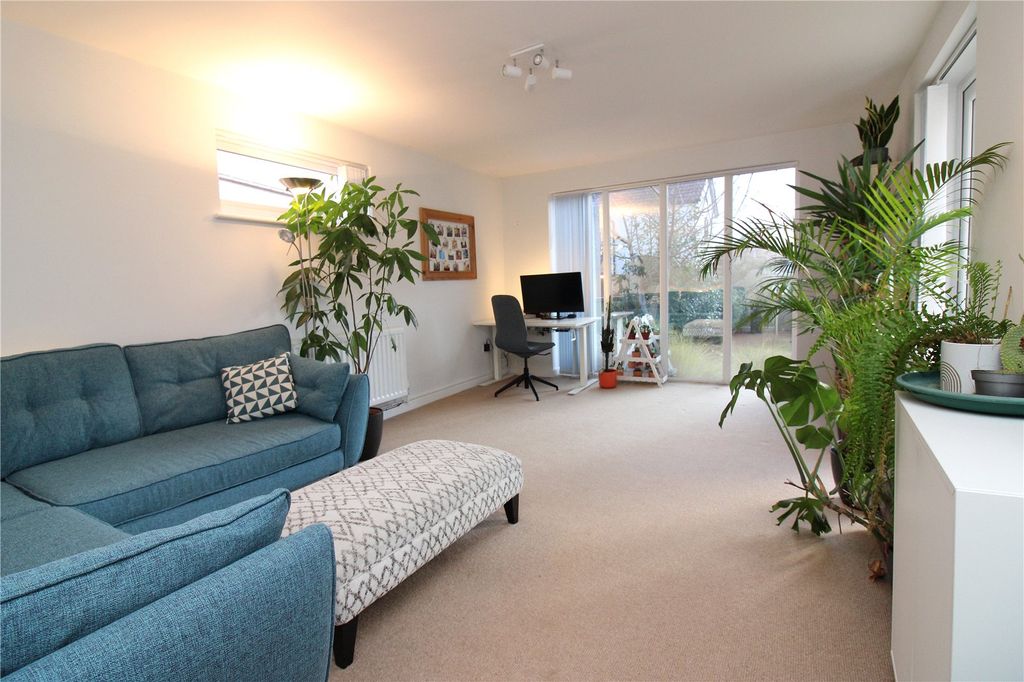 Property photo 2 of 21 Picture No. 17