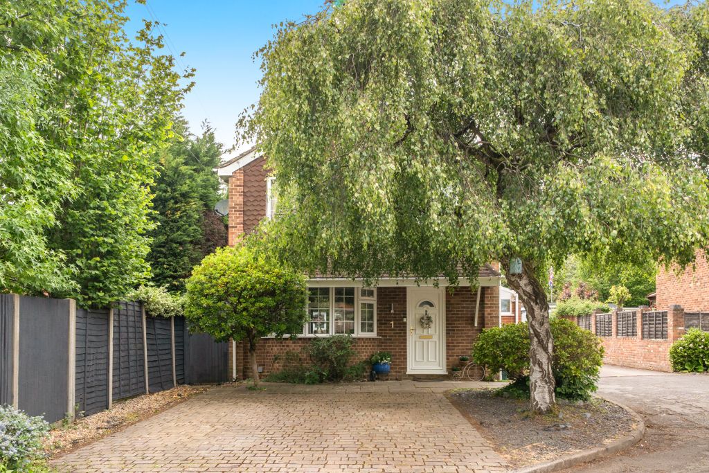 Property photo 2 of 18