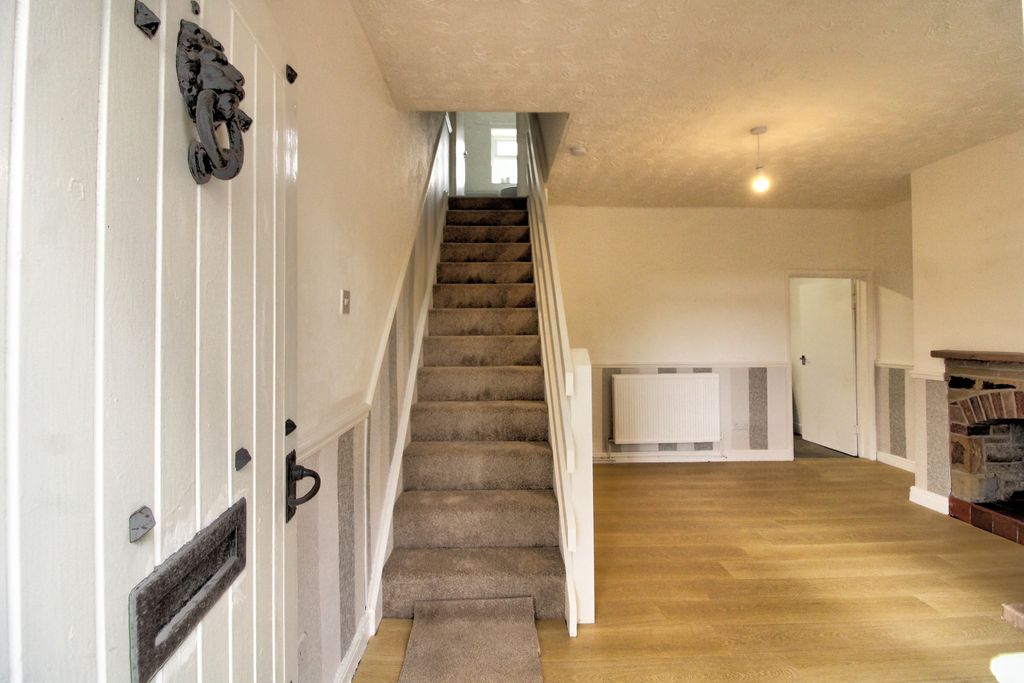 Property photo 2 of 14 2