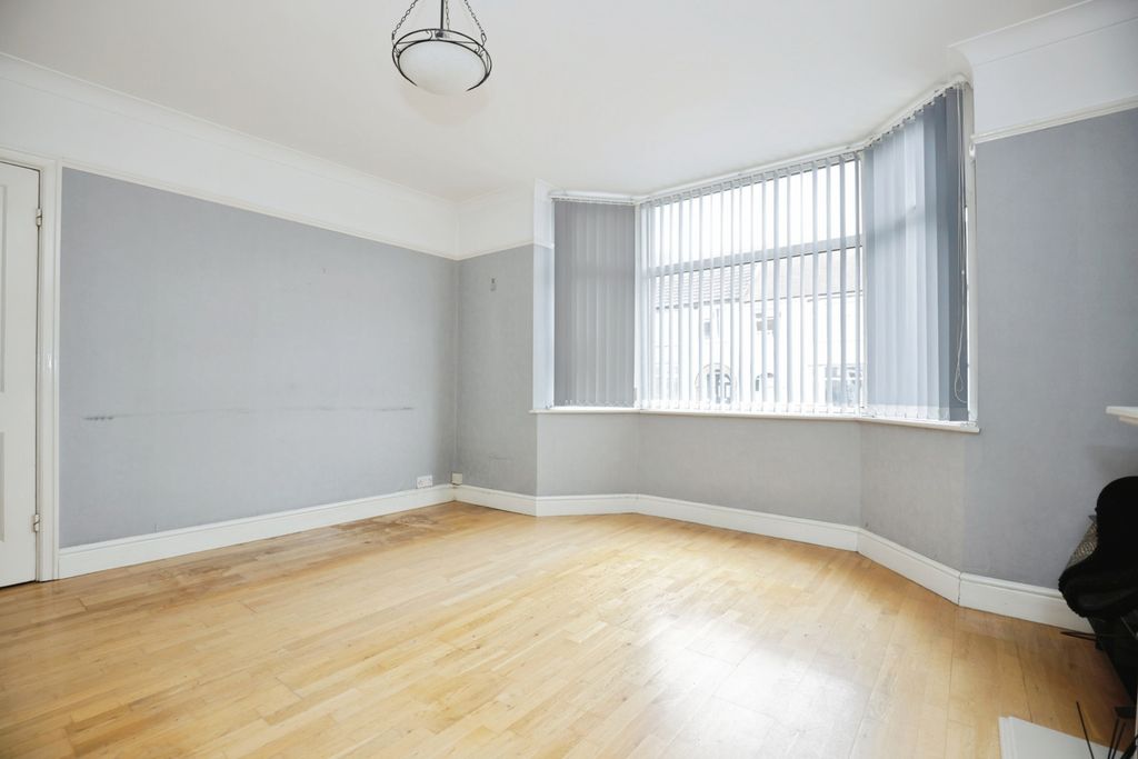 Property photo 3 of 9 Photo