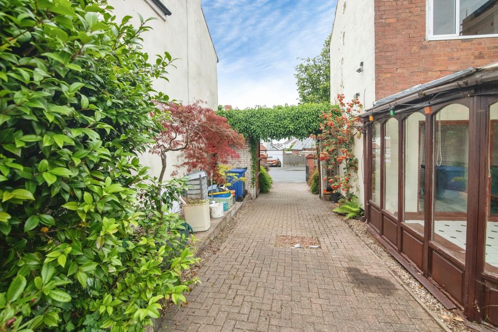 Property photo 2 of 16